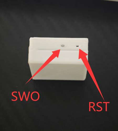 接收器 SWO 与 RST 按键位置